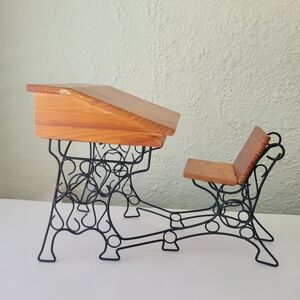 18" American Dolls Our Generation Size Old Fashioned School Desk Wood Metal Wire